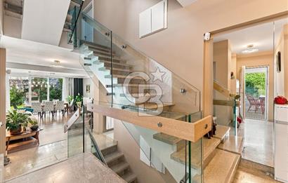 ZEKERİYAKÖYDE DENİZ MANZARALI ÖZEL MİMARİ 7+2 SATILIK  LÜKS VİLLA