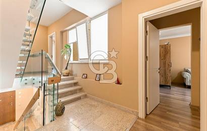 ZEKERİYAKÖYDE DENİZ MANZARALI ÖZEL MİMARİ 7+2 SATILIK  LÜKS VİLLA