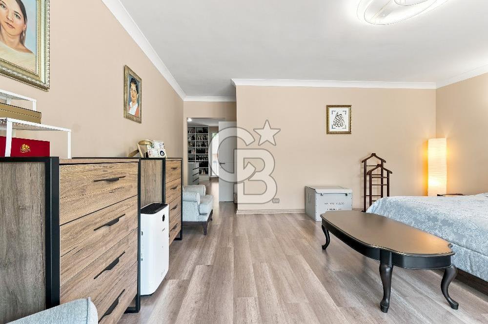 ZEKERİYAKÖYDE DENİZ MANZARALI ÖZEL MİMARİ 7+2 SATILIK  LÜKS VİLLA