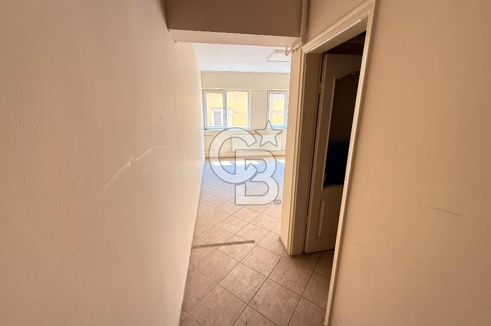 ATATÜRK CADDESİ ÜZERİ ZİLELİ İŞHANI SATILIK 2+1 İŞYERİ