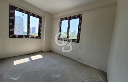 SARIÇAM GÜLTEPE'DE BULVAR ÜZERİ ÇİFT CEPHELİ 1+1 SATILIK DAİRE