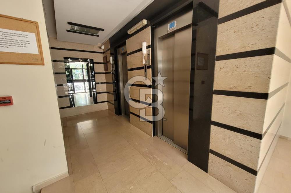 HAYALPARK CİVARI CADDE ÜZERİ HER KAT TEK DAİRE SATILIK 4+1