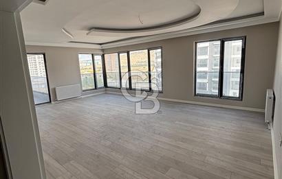 OVACIK'DA MİLLET BAHÇESİ KARŞISINDA, GENİŞ VE FERAH 4+1 DAİRE