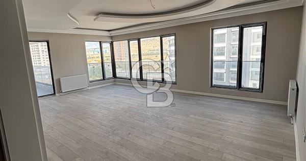 OVACIK'DA MİLLET BAHÇESİ KARŞISINDA, GENİŞ VE FERAH 4+1 DAİRE - 367616