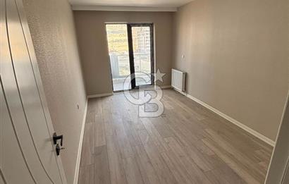 OVACIK'DA MİLLET BAHÇESİ KARŞISINDA, GENİŞ VE FERAH 4+1 DAİRE