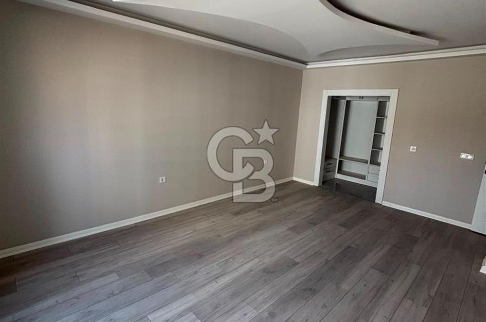 OVACIK'DA MİLLET BAHÇESİ KARŞISINDA, GENİŞ VE FERAH 4+1 DAİRE