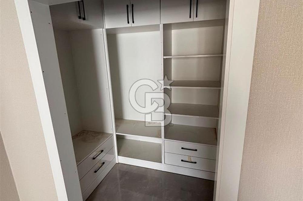 OVACIK'DA MİLLET BAHÇESİ KARŞISINDA, GENİŞ VE FERAH 4+1 DAİRE