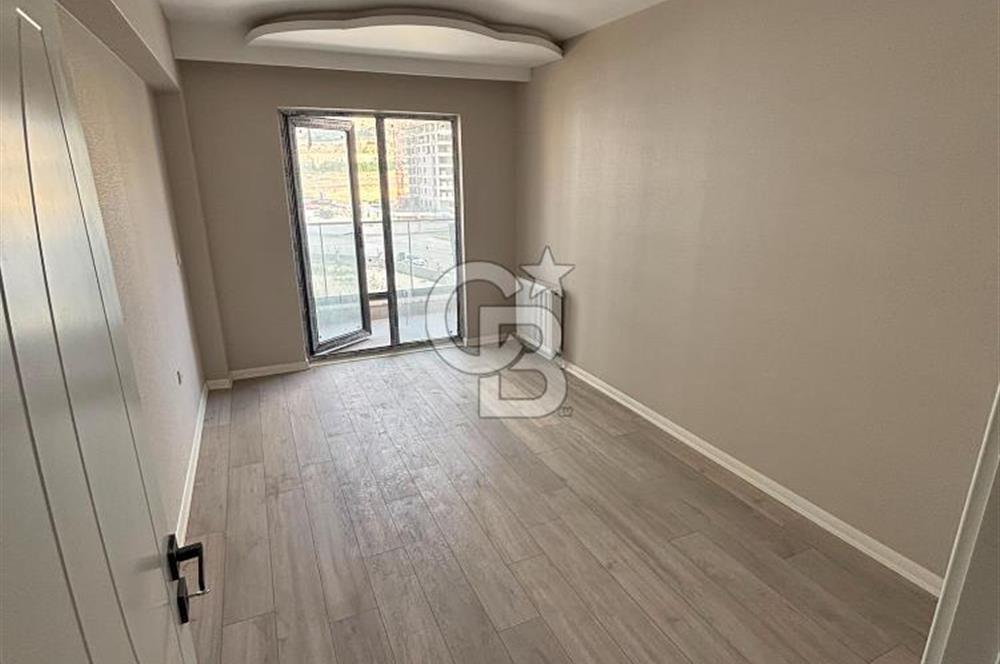 OVACIK'DA MİLLET BAHÇESİ KARŞISINDA, GENİŞ VE FERAH 4+1 DAİRE