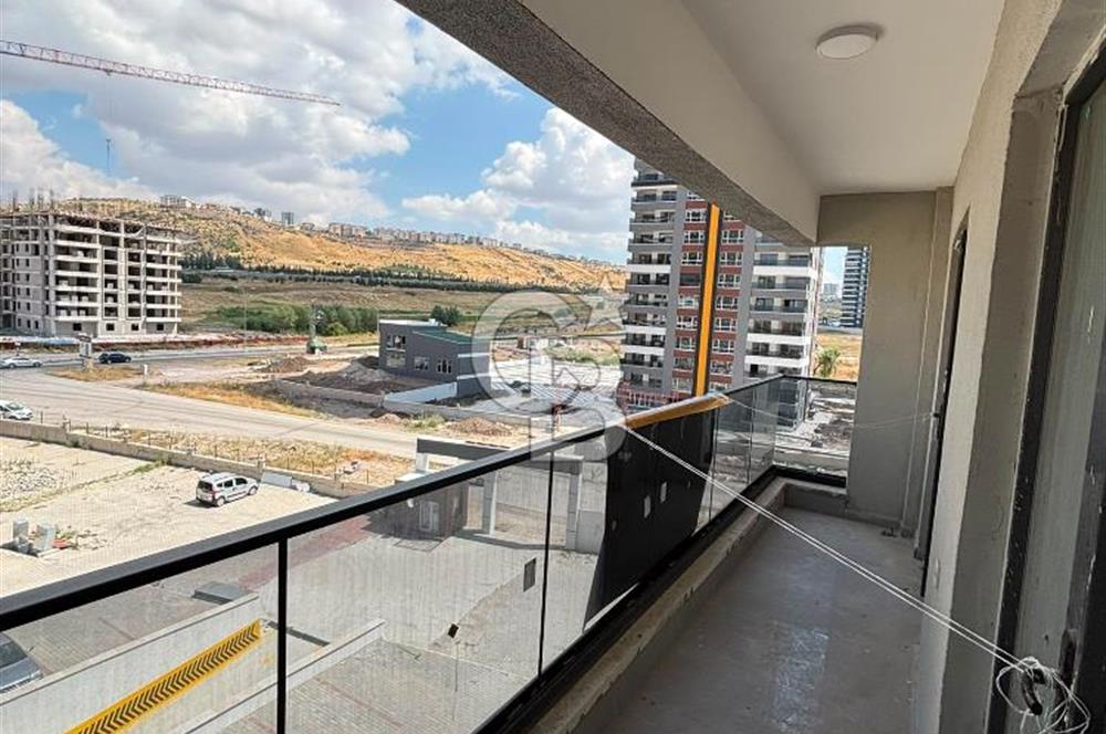 OVACIK'DA MİLLET BAHÇESİ KARŞISINDA, GENİŞ VE FERAH 4+1 DAİRE