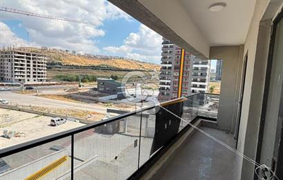 OVACIK'DA MİLLET BAHÇESİ KARŞISINDA, GENİŞ VE FERAH 4+1 DAİRE