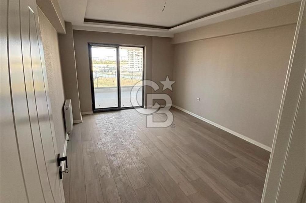 OVACIK'DA MİLLET BAHÇESİ KARŞISINDA, GENİŞ VE FERAH 4+1 DAİRE