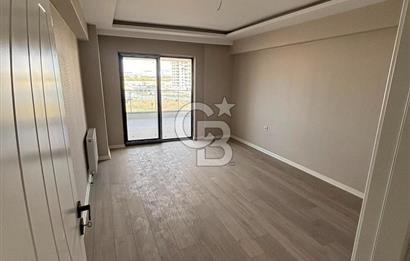 OVACIK'DA MİLLET BAHÇESİ KARŞISINDA, GENİŞ VE FERAH 4+1 DAİRE