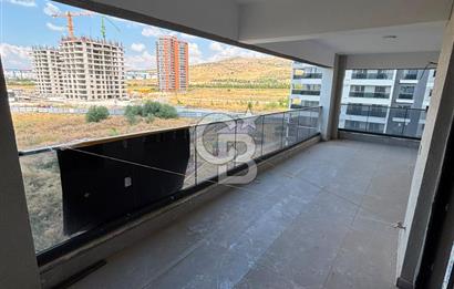 OVACIK'DA MİLLET BAHÇESİ KARŞISINDA, GENİŞ VE FERAH 4+1 DAİRE