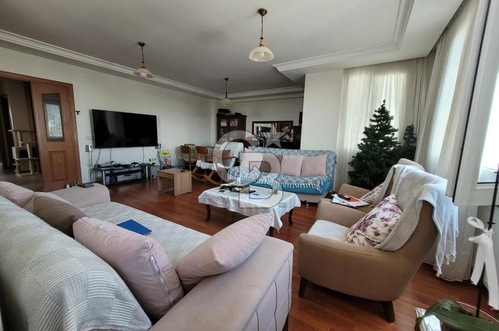 HAYALPARK CİVARI CADDE ÜZERİ HER KAT TEK DAİRE SATILIK 4+1