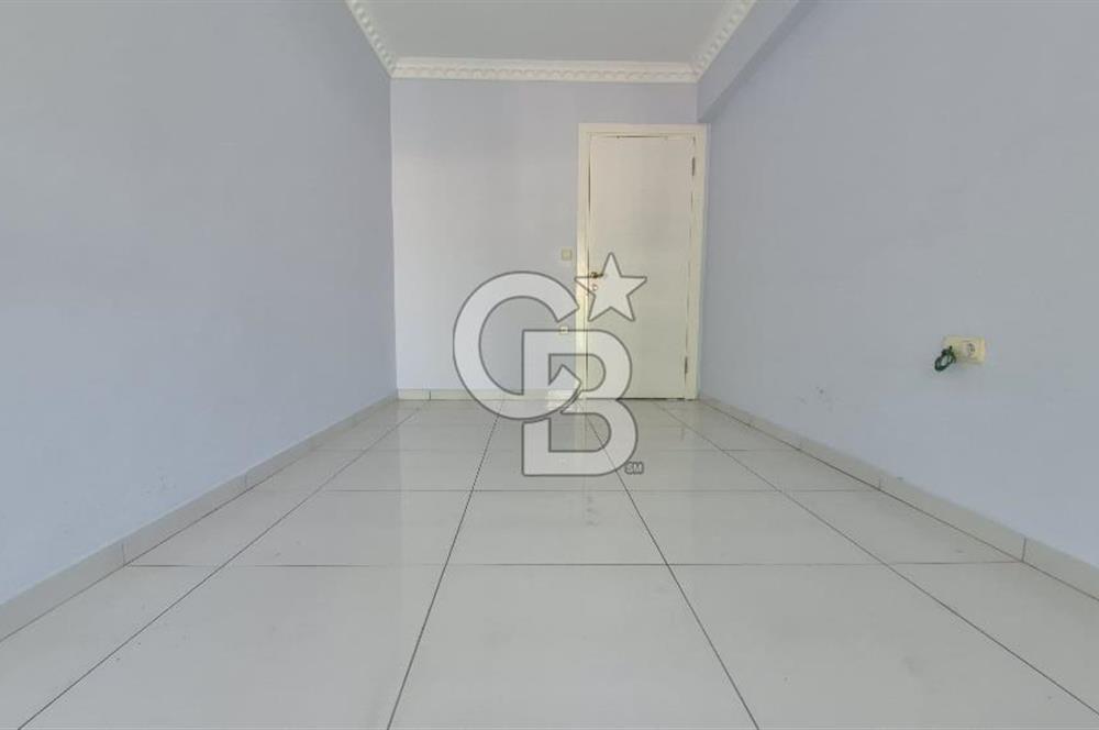 Asansörlü Havuzlu Ön cephe ara kat 6 yaşında 2+1 Daire
