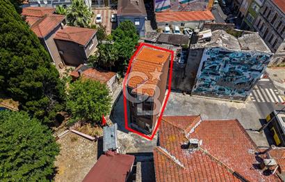 SARIYER BÜYÜKDEREDE ASLINA SADIK KALINARAK YENİLENMİŞ TARİHİ EV