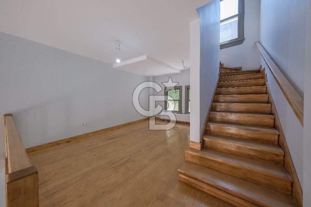 SARIYER BÜYÜKDEREDE ASLINA SADIK KALINARAK YENİLENMİŞ TARİHİ EV