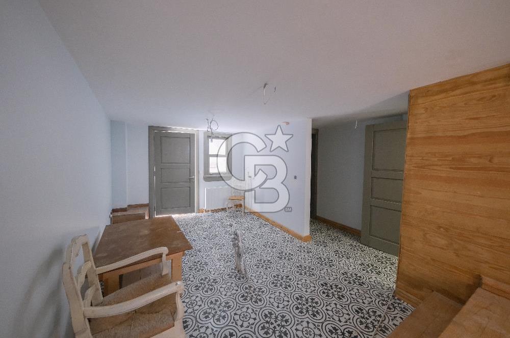 SARIYER BÜYÜKDEREDE ASLINA SADIK KALINARAK YENİLENMİŞ TARİHİ EV
