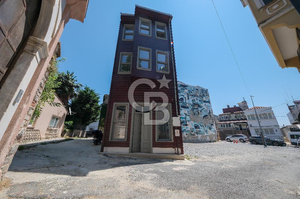 SARIYER BÜYÜKDEREDE ASLINA SADIK KALINARAK YENİLENMİŞ TARİHİ EV