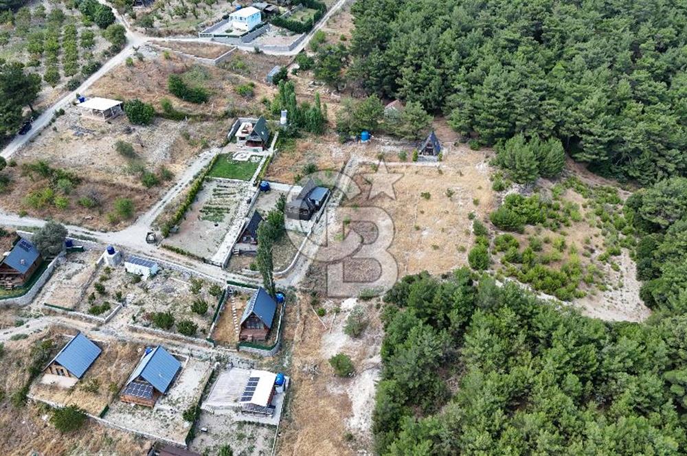BORNOVA YAKAKÖY 350 M2 HİSSELİ ARSA