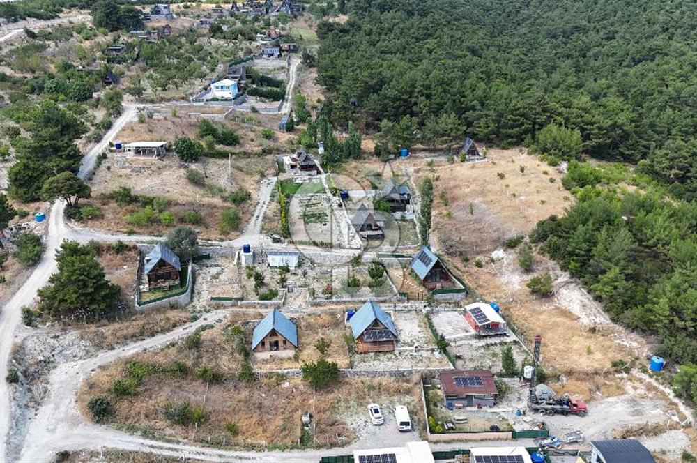 BORNOVA YAKAKÖY 350 M2 HİSSELİ ARSA