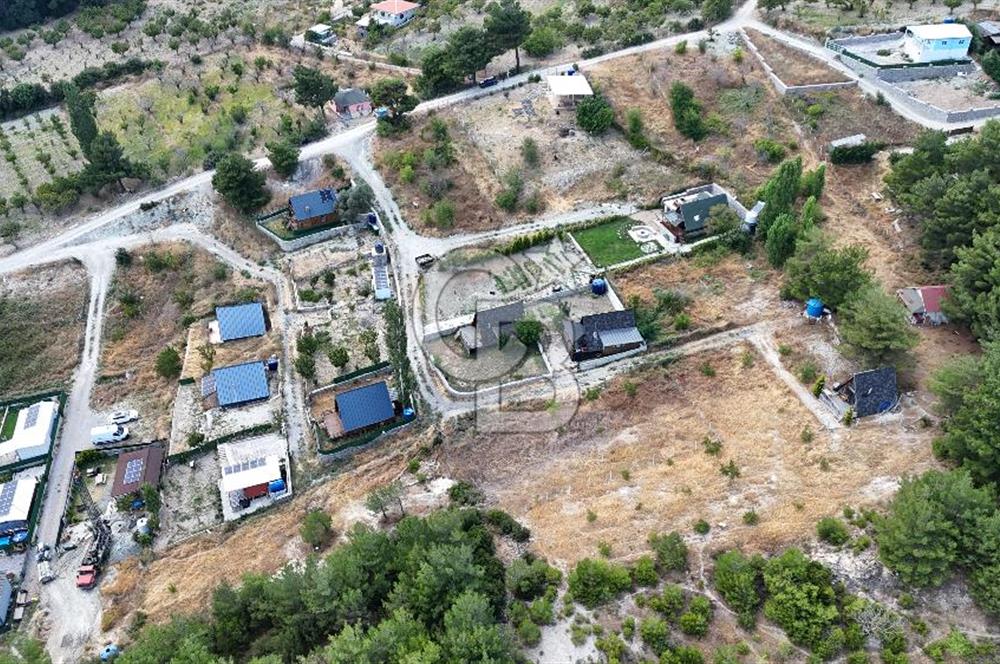 BORNOVA YAKAKÖY 350 M2 HİSSELİ ARSA