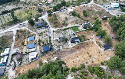 BORNOVA YAKAKÖY 350 M2 HİSSELİ ARSA