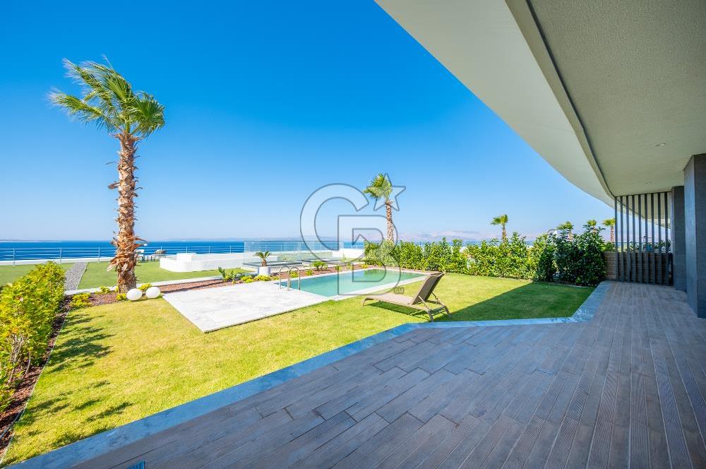 ÇEŞME AYASARANDA NOA TERRACE PROJESİ HAVUZLU BAHÇELİ 3+1 VİLLA