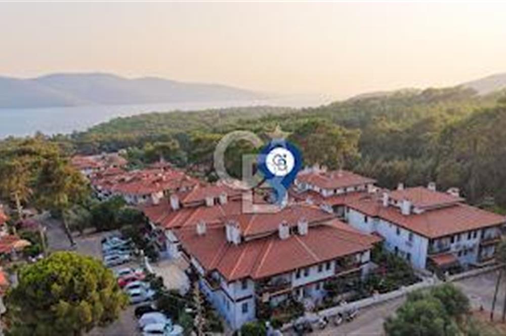 Muğla Ula Akyaka'da  Havuzlu ve Deniz Manzaralı Satılık Dubleks Ev 