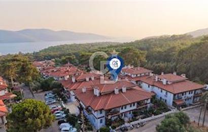 Muğla Ula Akyaka'da  Havuzlu ve Deniz Manzaralı Satılık Dubleks Ev 