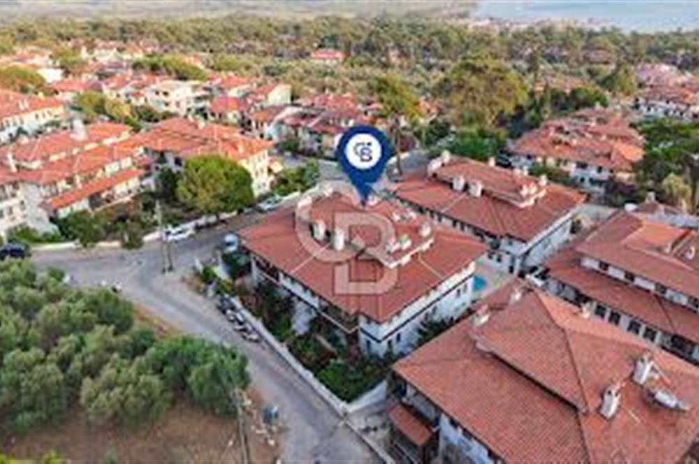 Muğla Ula Akyaka'da  Havuzlu ve Deniz Manzaralı Satılık Dubleks Ev 