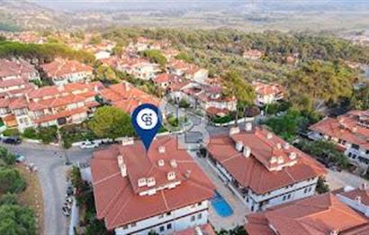 Muğla Ula Akyaka'da  Havuzlu ve Deniz Manzaralı Satılık Dubleks Ev 
