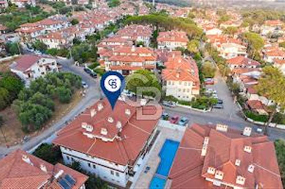 Muğla Ula Akyaka'da  Havuzlu ve Deniz Manzaralı Satılık Dubleks Ev 