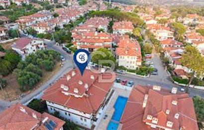 Muğla Ula Akyaka'da  Havuzlu ve Deniz Manzaralı Satılık Dubleks Ev 
