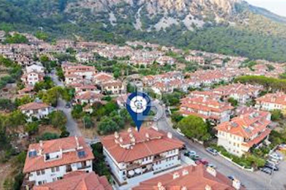 Muğla Ula Akyaka'da  Havuzlu ve Deniz Manzaralı Satılık Dubleks Ev 
