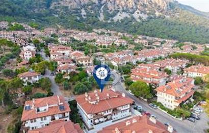Muğla Ula Akyaka'da  Havuzlu ve Deniz Manzaralı Satılık Dubleks Ev 