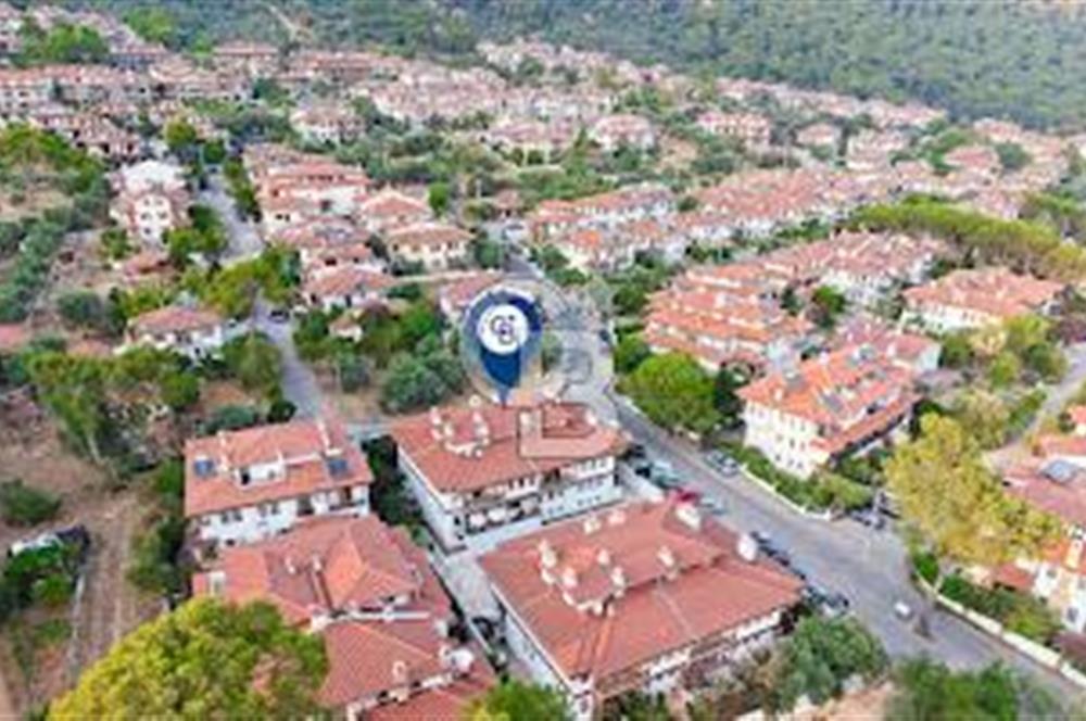 Muğla Ula Akyaka'da  Havuzlu ve Deniz Manzaralı Satılık Dubleks Ev 