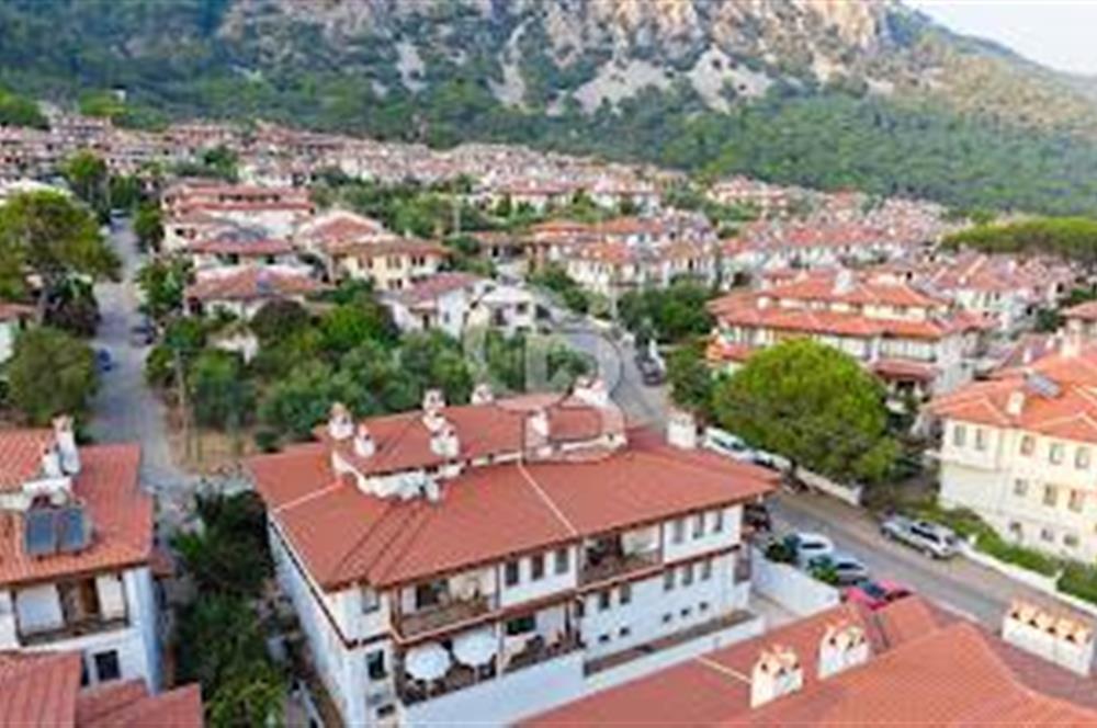 Muğla Ula Akyaka'da  Havuzlu ve Deniz Manzaralı Satılık Dubleks Ev 