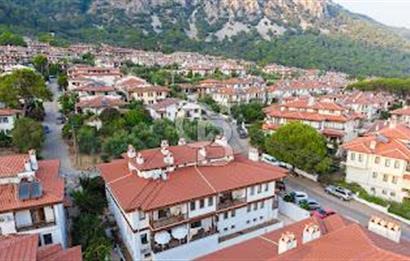 Muğla Ula Akyaka'da  Havuzlu ve Deniz Manzaralı Satılık Dubleks Ev 