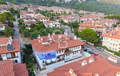 Muğla Ula Akyaka'da  Havuzlu ve Deniz Manzaralı Satılık Dubleks Ev 
