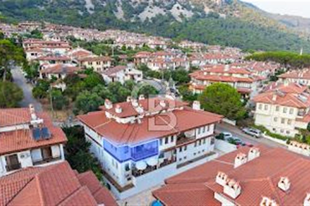 Muğla Ula Akyaka'da  Havuzlu ve Deniz Manzaralı Satılık Dubleks Ev 