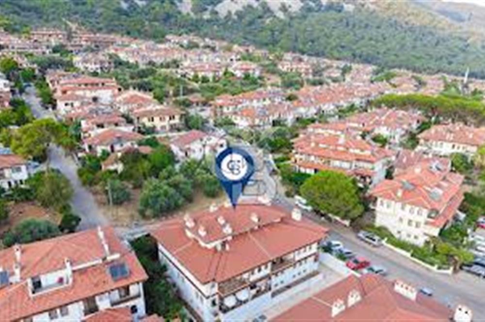 Muğla Ula Akyaka'da  Havuzlu ve Deniz Manzaralı Satılık Dubleks Ev 