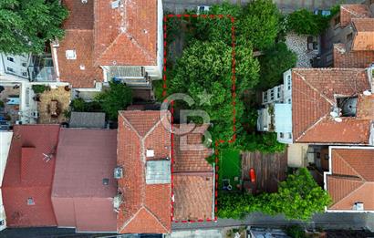 Fırsat Satılık Emirgan Sahile Yakın Bahçeli Müstakil Ev ve 53 m² Arsa