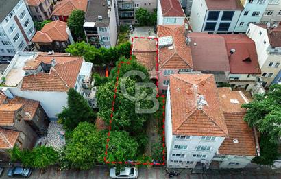 Fırsat Satılık Emirgan Sahile Yakın Bahçeli Müstakil Ev ve 53 m² Arsa