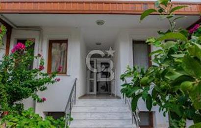 Muğla Ula Akyaka'da  Havuzlu ve Deniz Manzaralı Satılık Dubleks Ev 