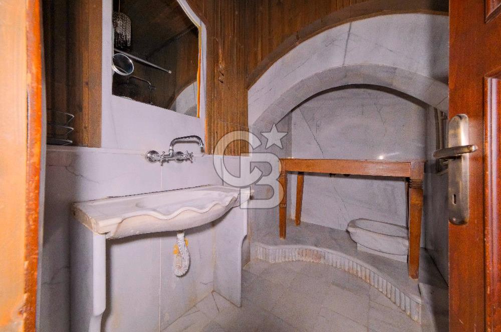 Fırsat Satılık Emirgan Sahile Yakın Bahçeli Müstakil Ev ve 53 m² Arsa