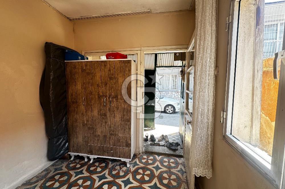 BORNOVA ZAFER MAHALLESİ’NDE KİRA GETİRİLİ 4+2 SATILIK MÜSTAKİL EV