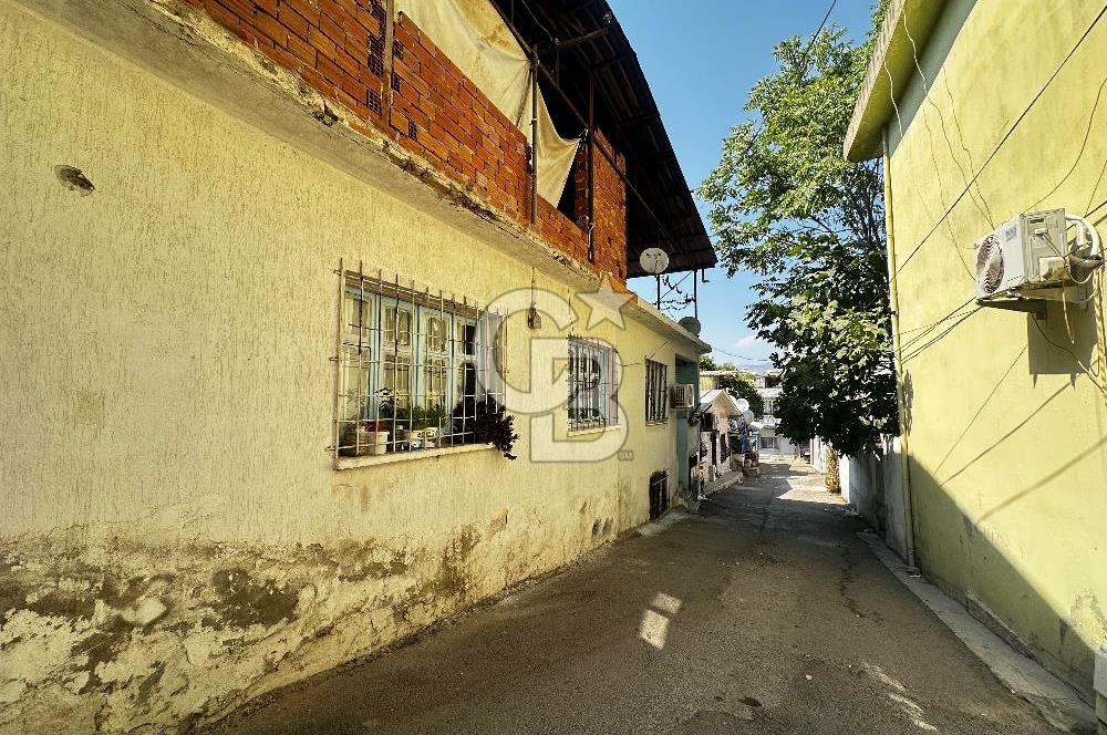 BORNOVA ZAFER MAHALLESİ’NDE KİRA GETİRİLİ 4+2 SATILIK MÜSTAKİL EV