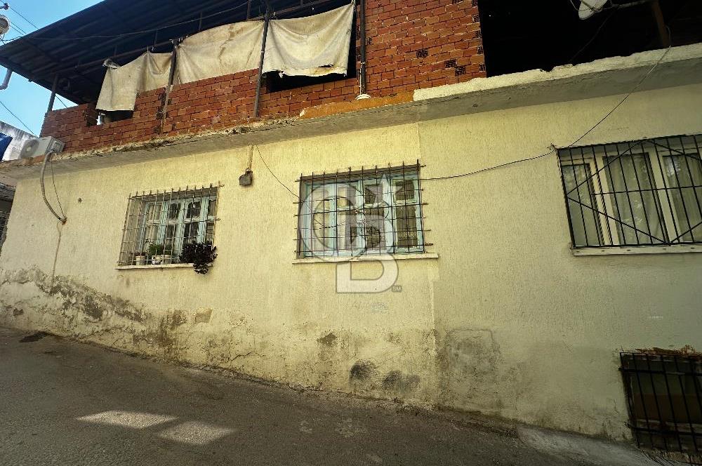 BORNOVA ZAFER MAHALLESİ’NDE KİRA GETİRİLİ 4+2 SATILIK MÜSTAKİL EV