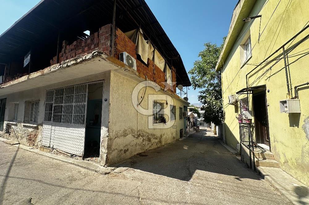 BORNOVA ZAFER MAHALLESİ’NDE KİRA GETİRİLİ 4+2 SATILIK MÜSTAKİL EV